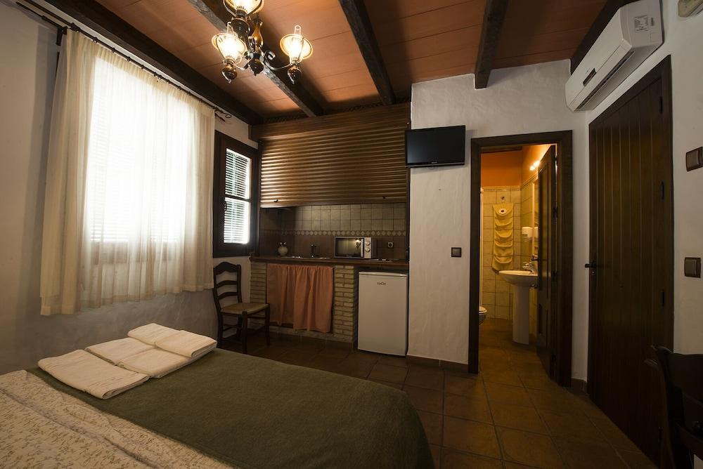 Hostal Torre De Guzman Конил-де-ла-Фронтера Екстериор снимка