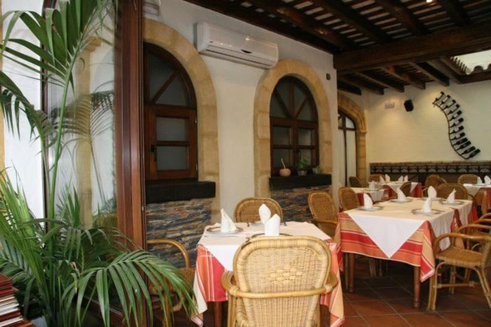 Hostal Torre De Guzman Конил-де-ла-Фронтера Екстериор снимка