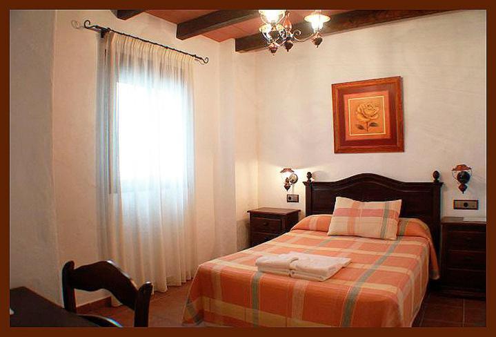 Hostal Torre De Guzman Конил-де-ла-Фронтера Екстериор снимка