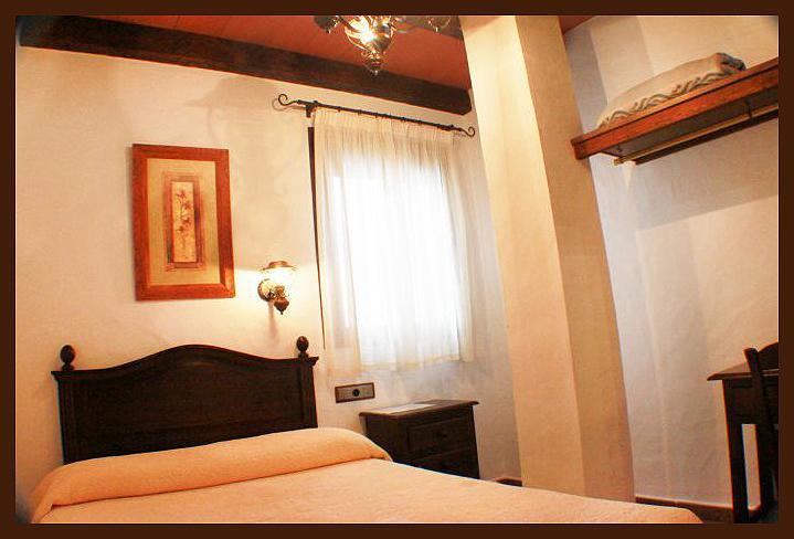 Hostal Torre De Guzman Конил-де-ла-Фронтера Екстериор снимка