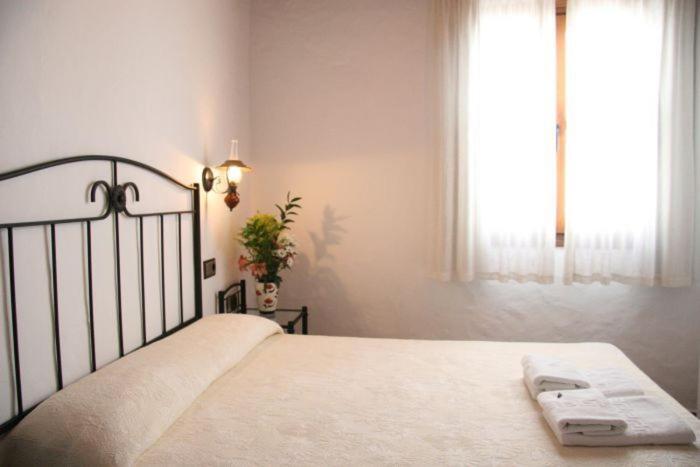 Hostal Torre De Guzman Конил-де-ла-Фронтера Стая снимка